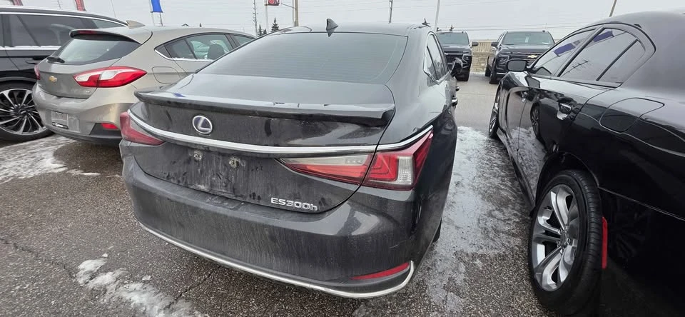 2022 Lexus ES 7th Gen - Image 3 of 7