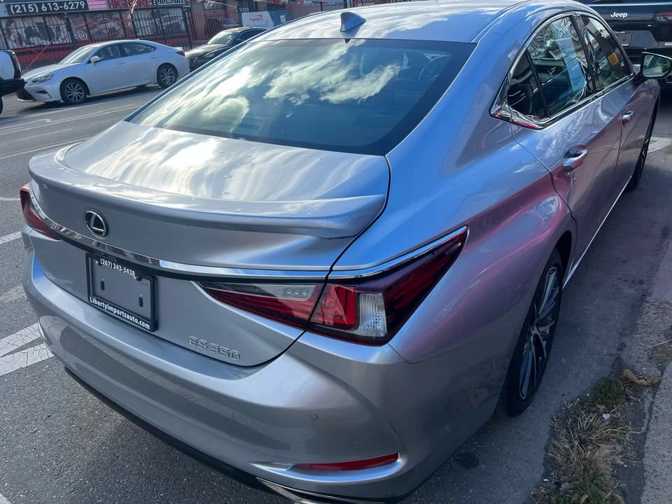 2022 Lexus ES 7th Gen - Image 6 of 17