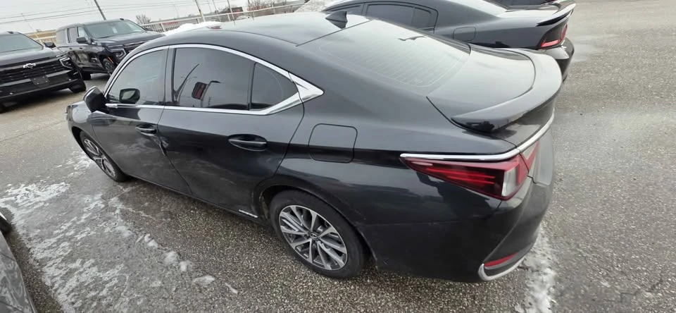 2022 Lexus ES 7th Gen - Image 5 of 7