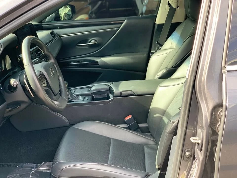 2022 Lexus ES 7th Gen - Image 12 of 19