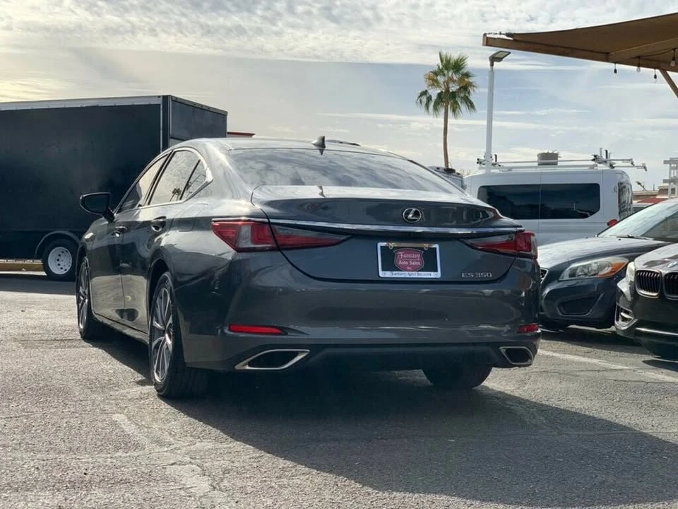 2022 Lexus ES 7th Gen - Image 7 of 19