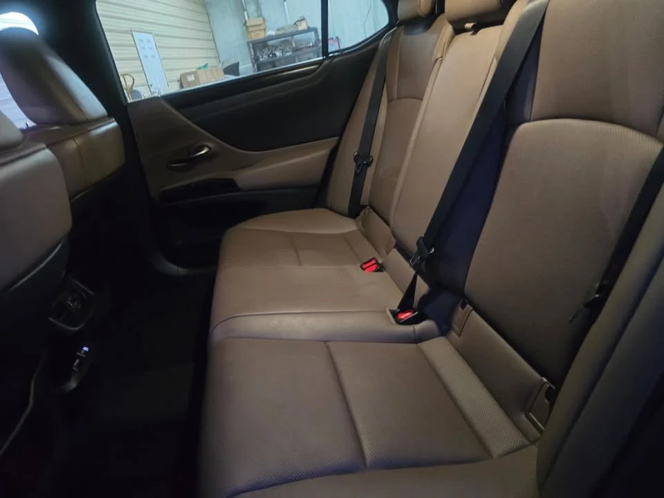 2022 Lexus ES 7th Gen - Image 2 of 15