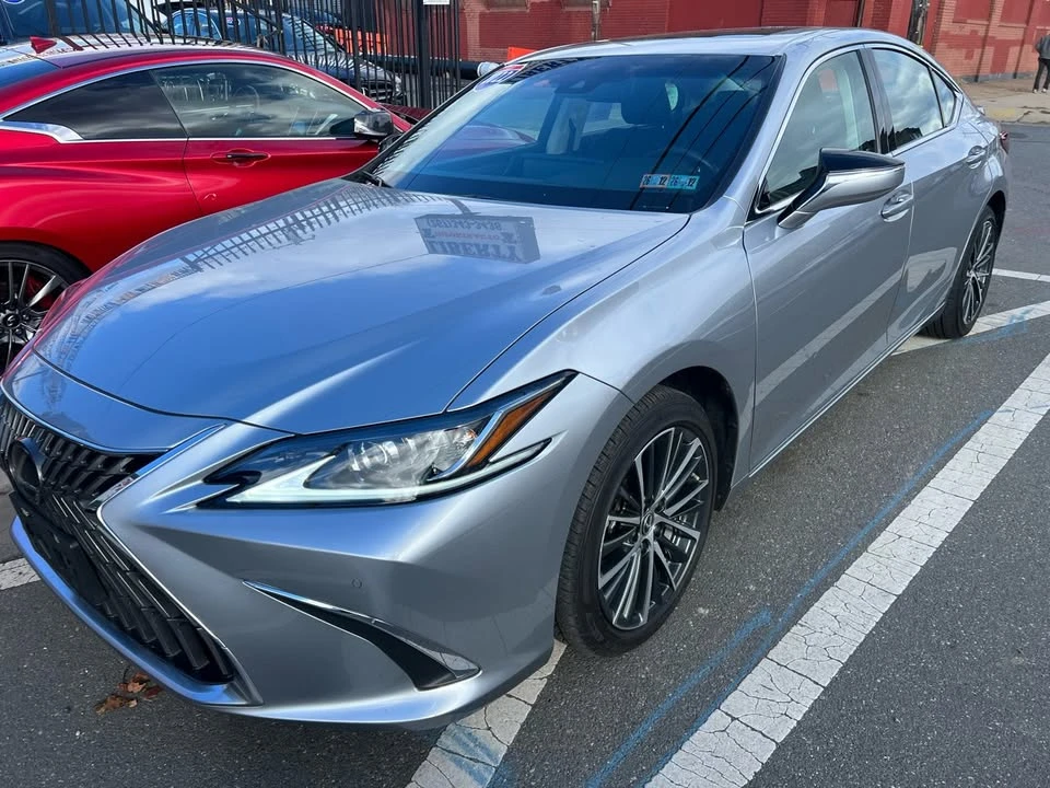 2022 Lexus ES 7th Gen - Image 3 of 15