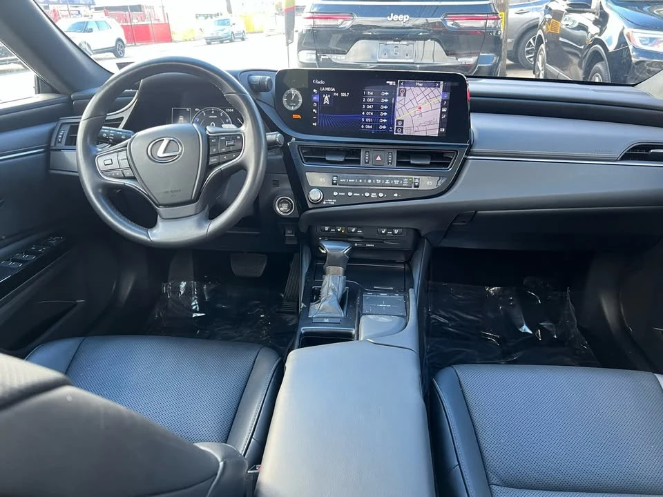 2022 Lexus ES 7th Gen - Image 7 of 15