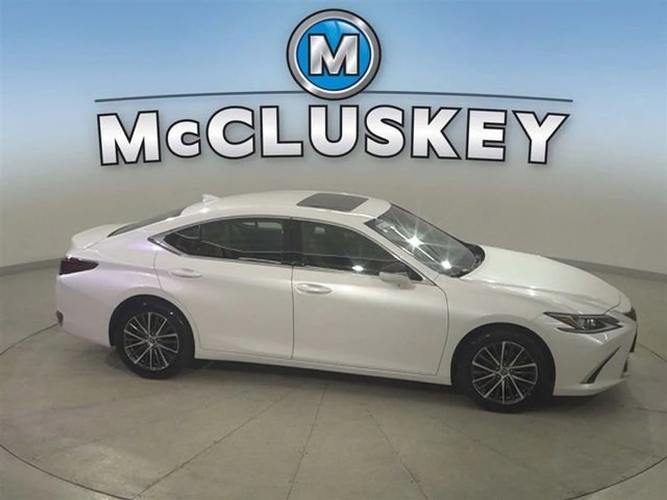 2022 Lexus ES 7th Gen - Image 10 of 10