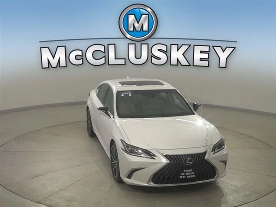 2022 Lexus ES 7th Gen - Image 7 of 10