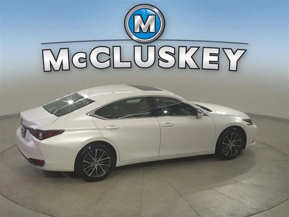2022 Lexus ES 7th Gen - Image 3 of 10
