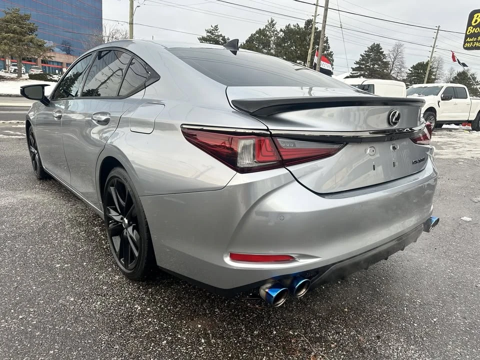 2022 Lexus ES 7th Gen - Image 2 of 14