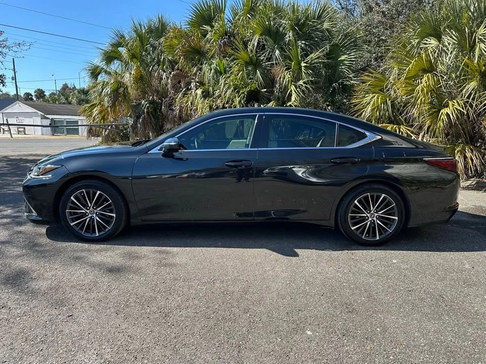 2022 Lexus ES 7th Gen - Image 8 of 20