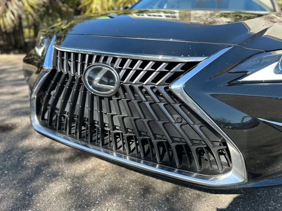 2022 Lexus ES 7th Gen - Image 6 of 20
