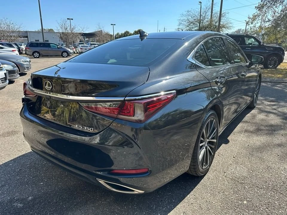 2022 Lexus ES 7th Gen - Image 12 of 20