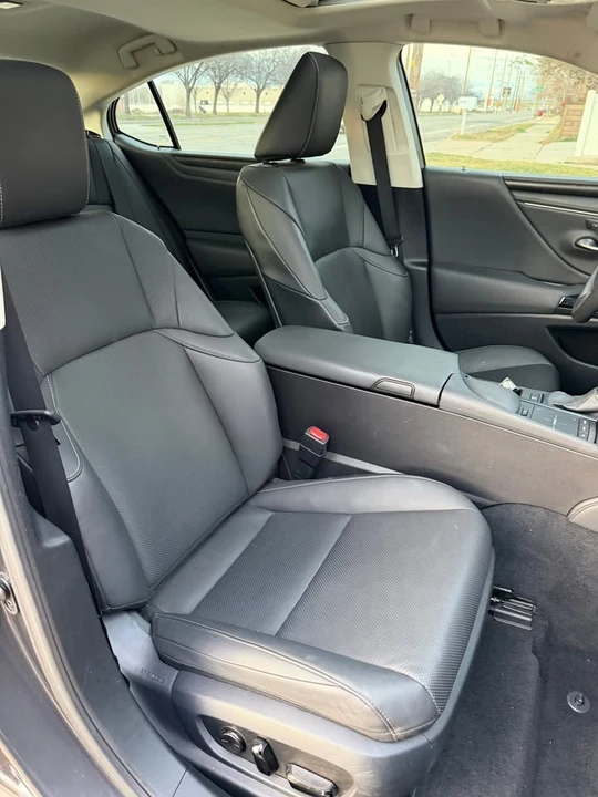 2022 Lexus ES 7th Gen - Image 6 of 7