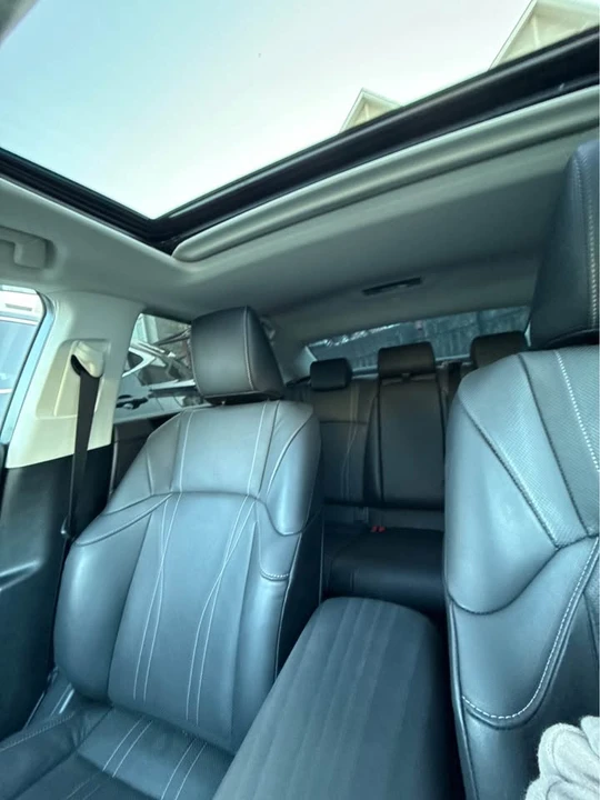 2022 Lexus ES 7th Gen - Image 11 of 16