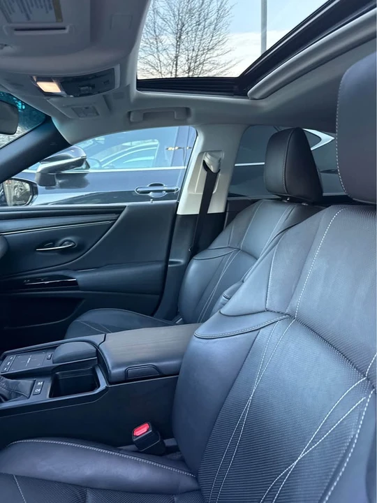 2022 Lexus ES 7th Gen - Image 6 of 16