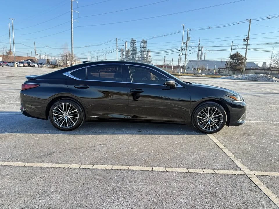 2022 Lexus ES 7th Gen - Image 6 of 15