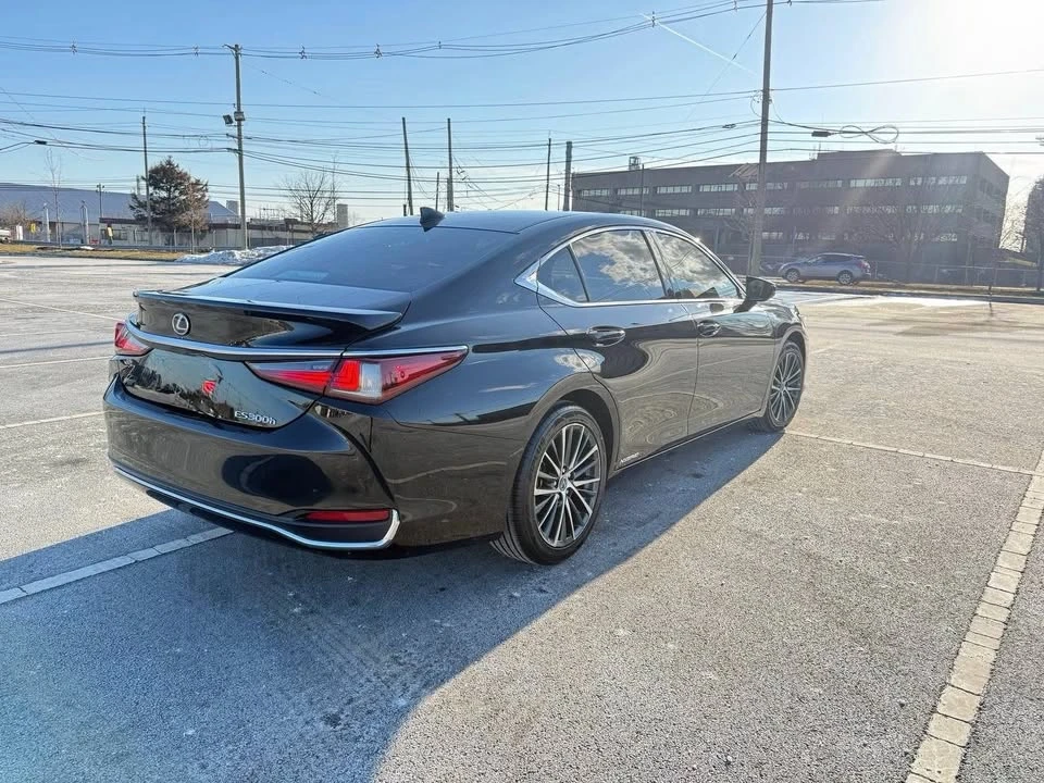 2022 Lexus ES 7th Gen - Image 5 of 15