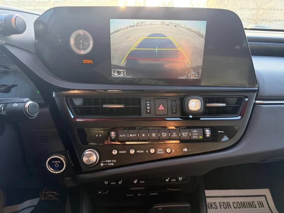 2022 Lexus ES 7th Gen - Image 12 of 15