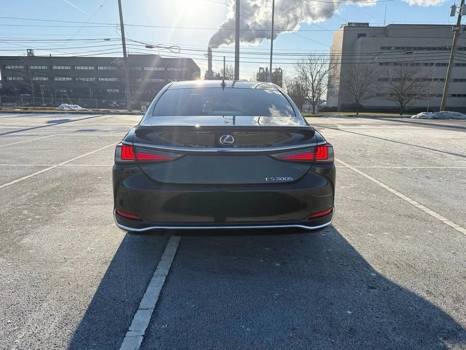 2022 Lexus ES 7th Gen - Image 4 of 15