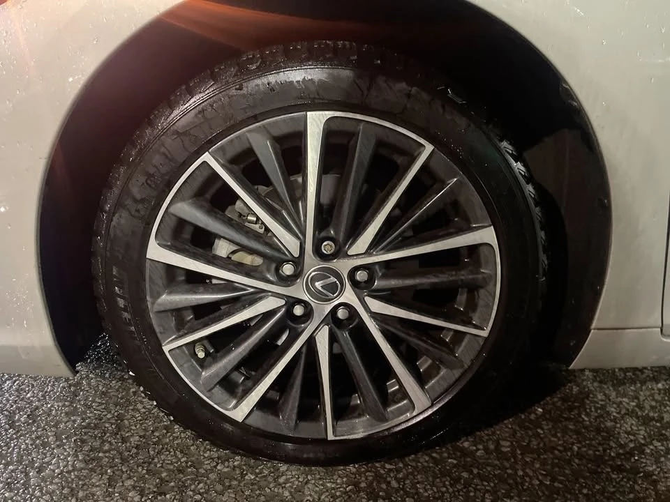 2022 Lexus ES 7th Gen - Image 17 of 20
