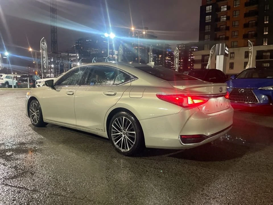 2022 Lexus ES 7th Gen - Image 9 of 20