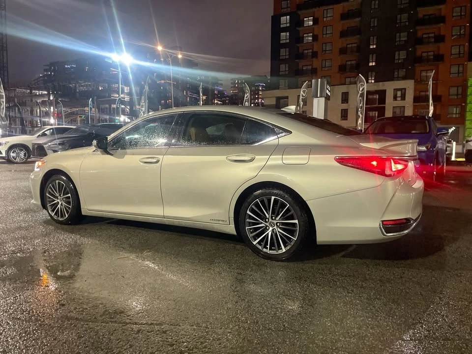 2022 Lexus ES 7th Gen - Image 8 of 20