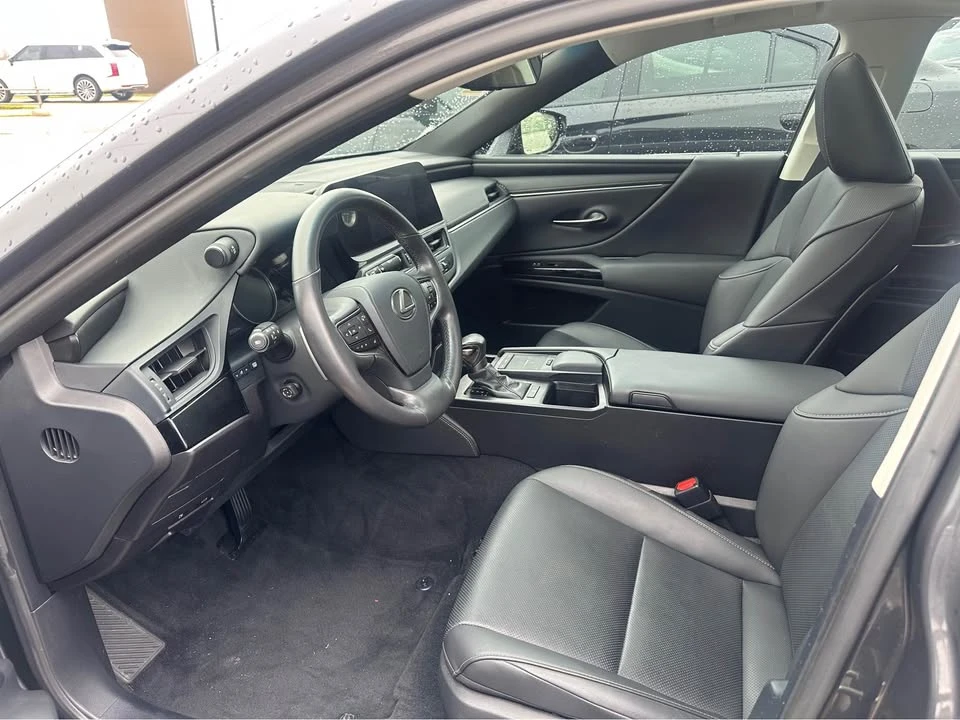 2022 Lexus ES 7th Gen - Image 4 of 7