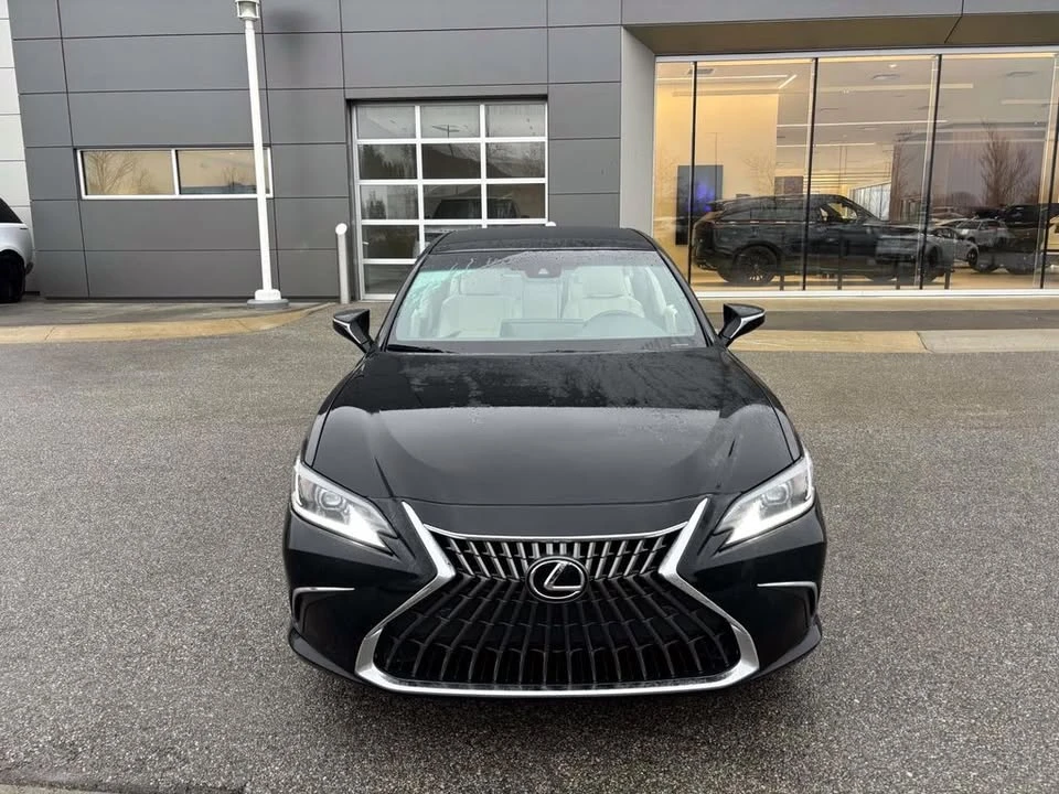 2022 Lexus ES 7th Gen - Image 2 of 20