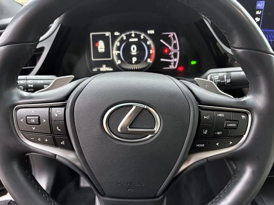 2022 Lexus ES 7th Gen - Image 16 of 20
