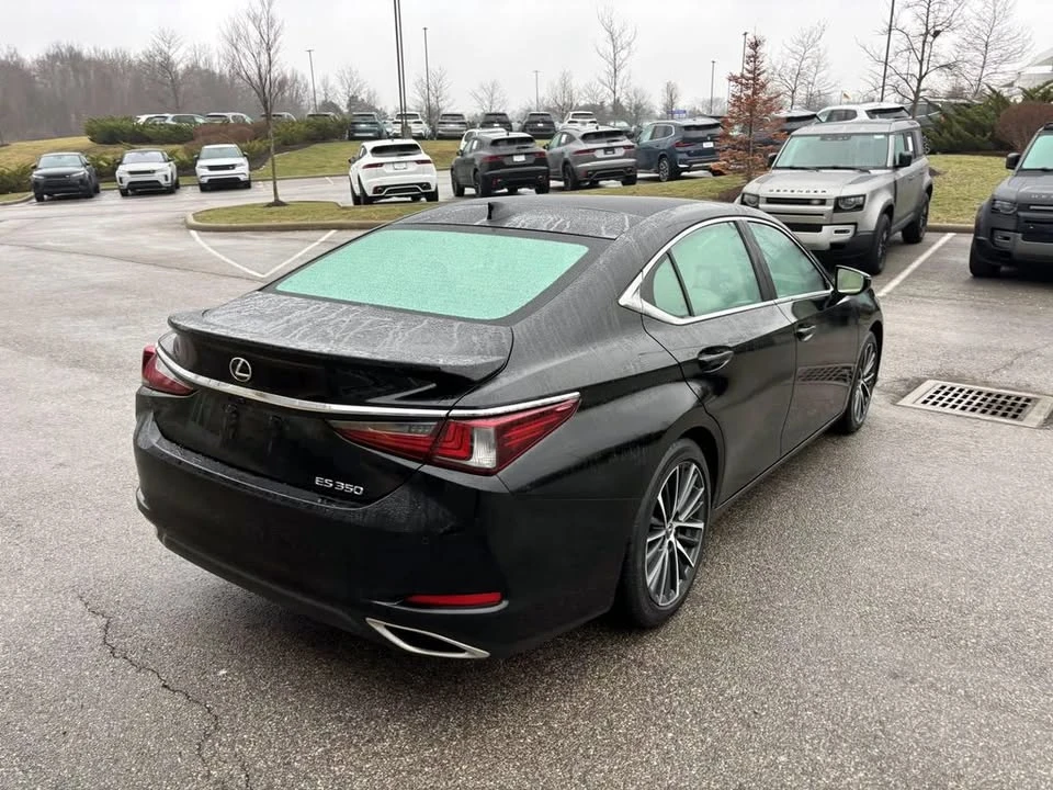 2022 Lexus ES 7th Gen - Image 7 of 20