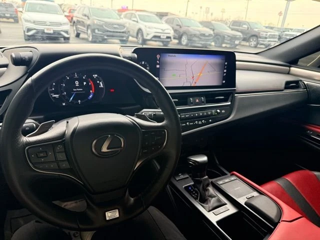 2022 Lexus ES 7th Gen - Image 19 of 20