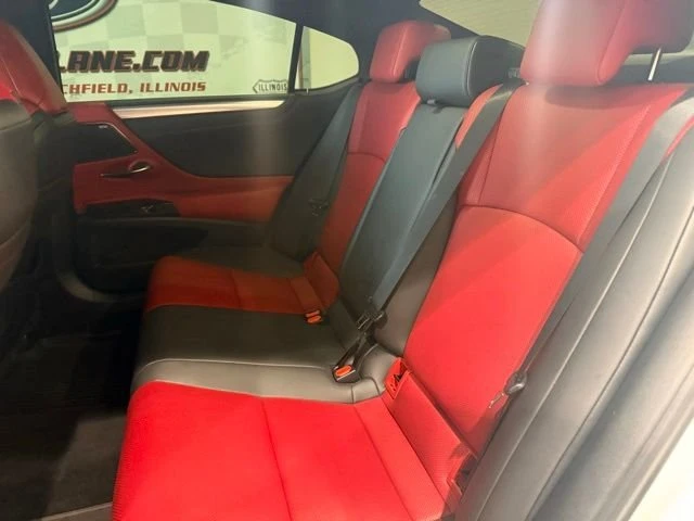 2022 Lexus ES 7th Gen - Image 17 of 20