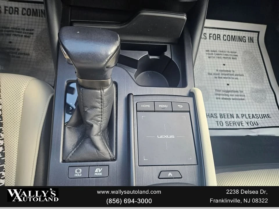 2022 Lexus ES 7th Gen - Image 12 of 20