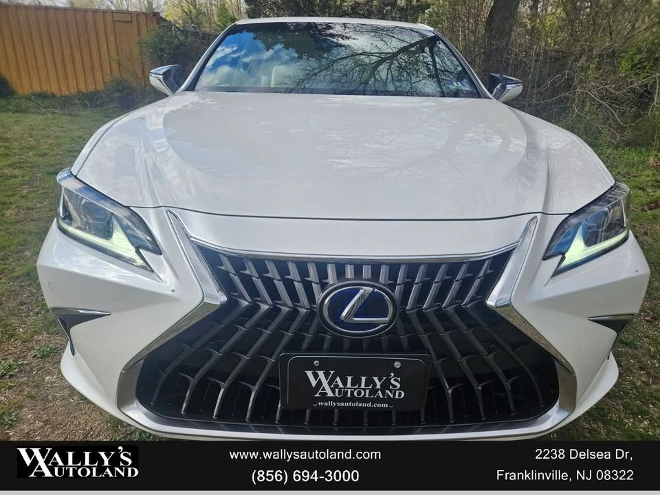 2022 Lexus ES 7th Gen - Image 2 of 20