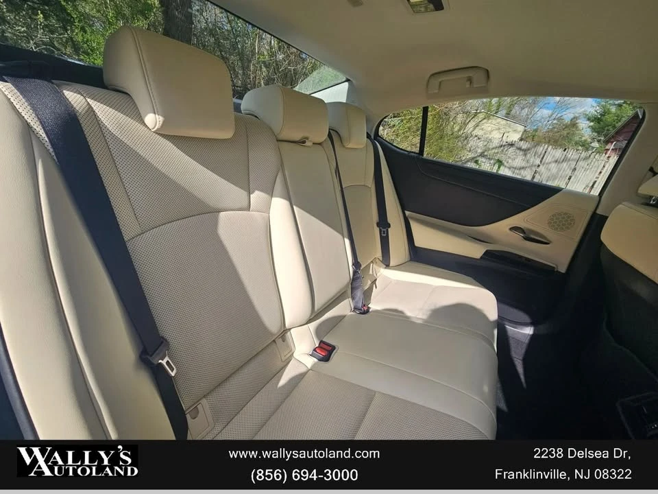 2022 Lexus ES 7th Gen - Image 4 of 20