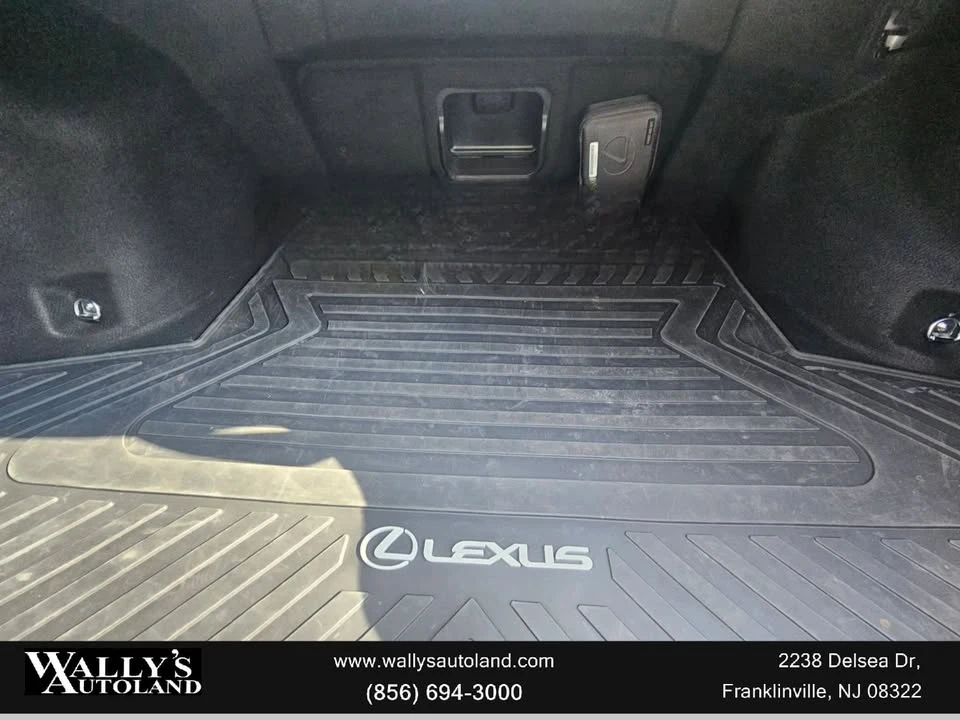 2022 Lexus ES 7th Gen - Image 19 of 20