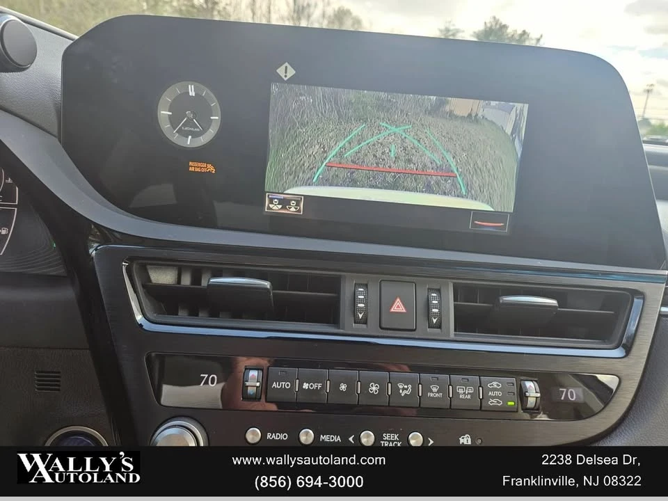 2022 Lexus ES 7th Gen - Image 10 of 20