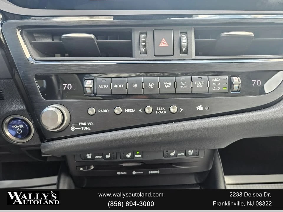2022 Lexus ES 7th Gen - Image 11 of 20