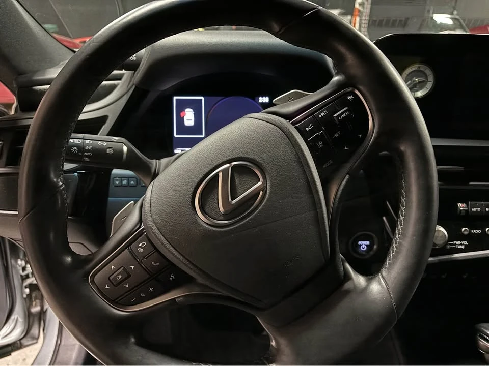 2022 Lexus ES 7th Gen - Image 19 of 19