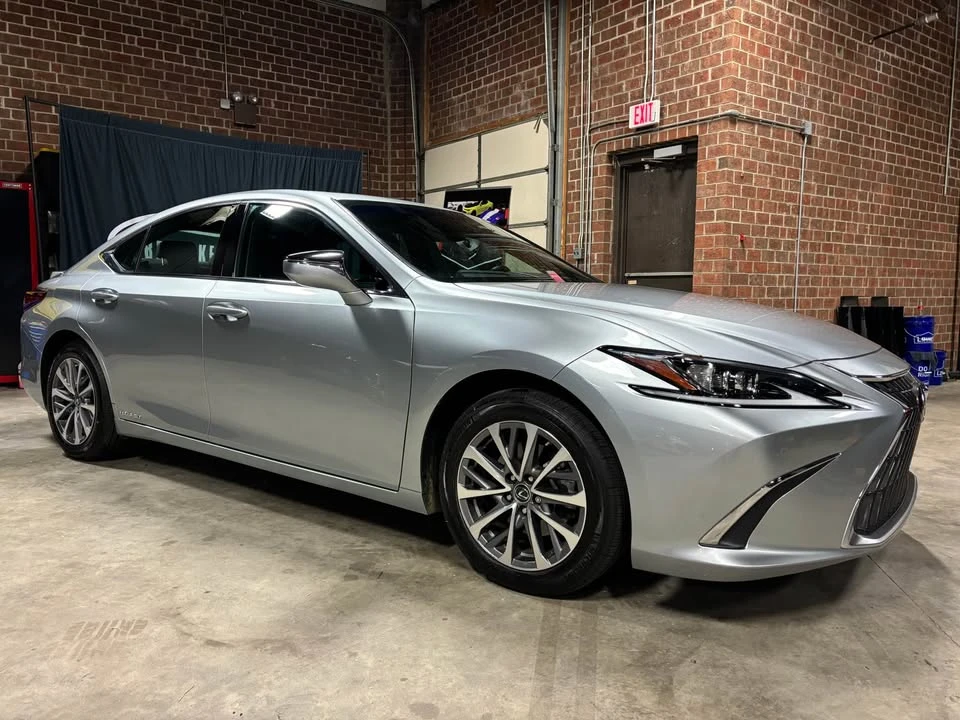 2022 Lexus ES 7th Gen - Image 8 of 19