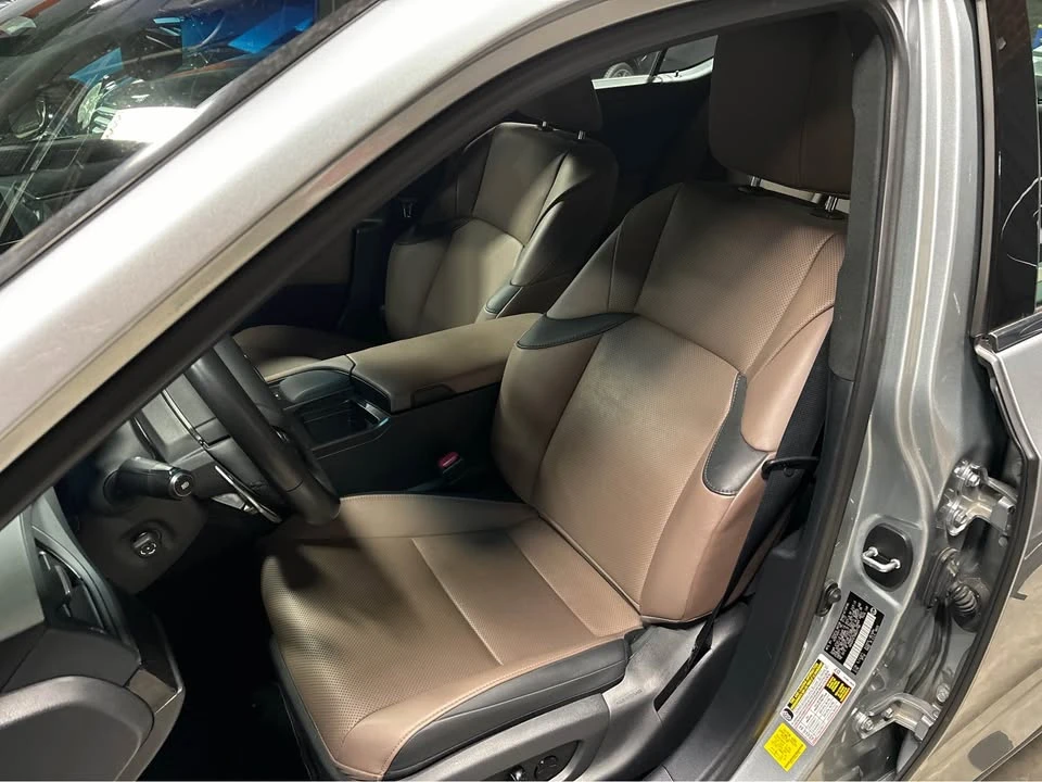 2022 Lexus ES 7th Gen - Image 14 of 19