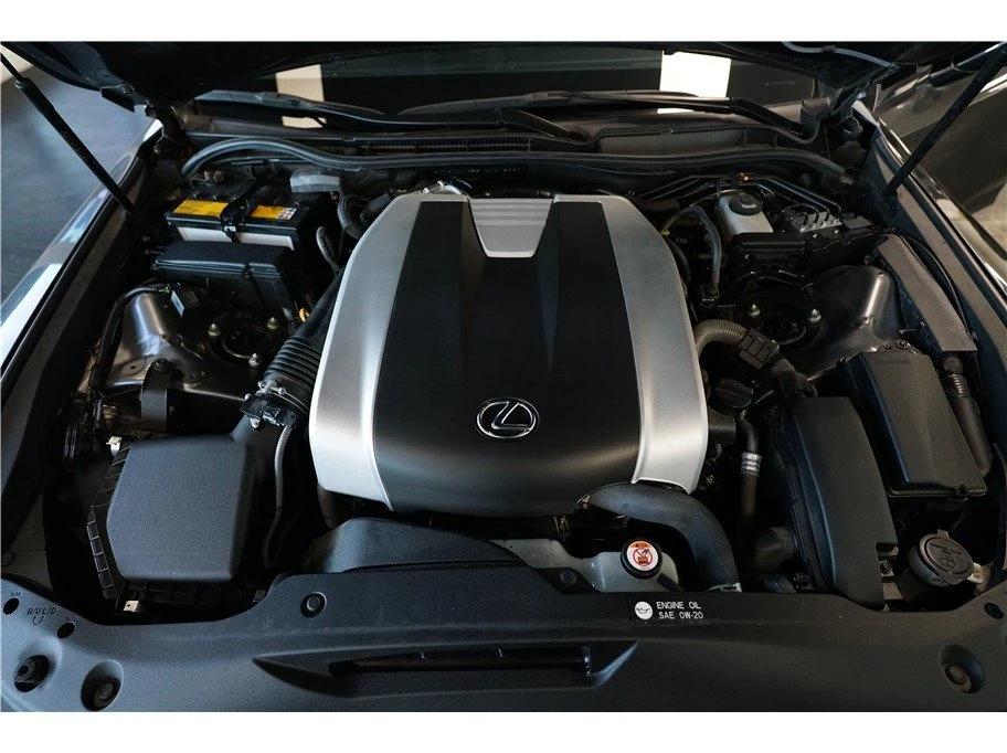 2022 Lexus IS 3rd Gen - Image 10 of 20
