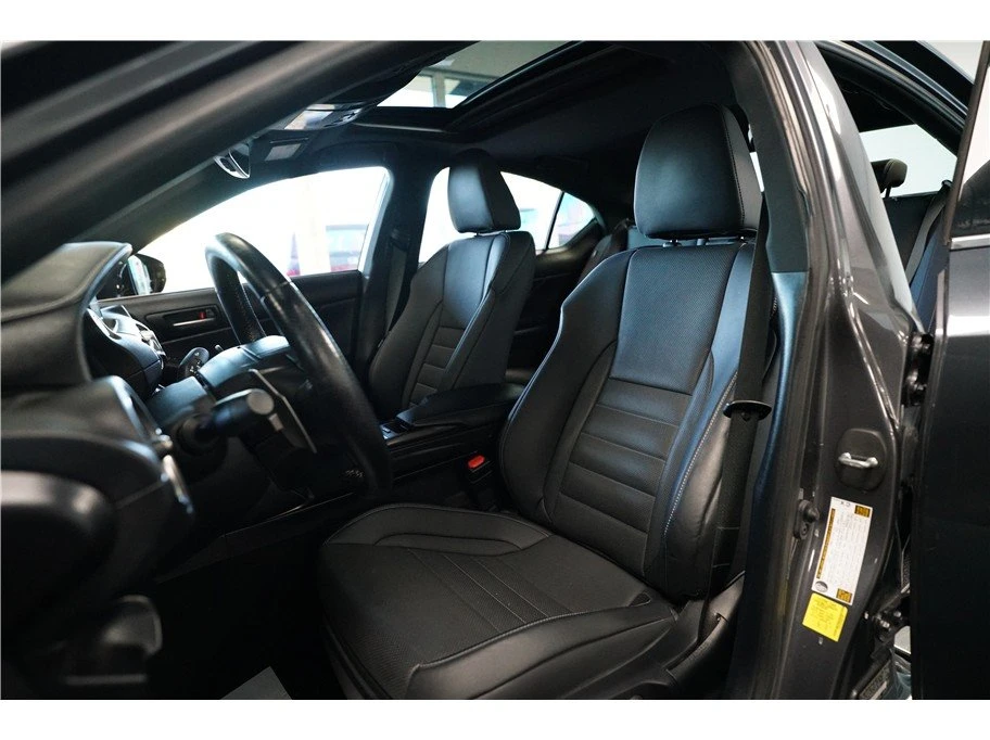 2022 Lexus IS 3rd Gen - Image 11 of 20
