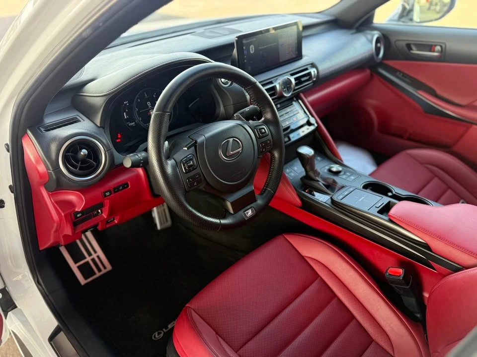 2022 Lexus IS 3rd Gen - Image 8 of 11