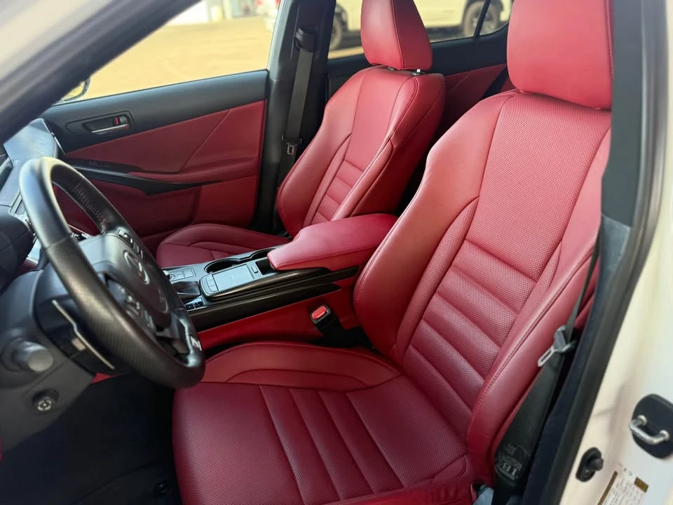 2022 Lexus IS 3rd Gen - Image 9 of 11