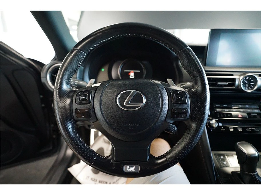 2022 Lexus IS 3rd Gen - Image 19 of 20