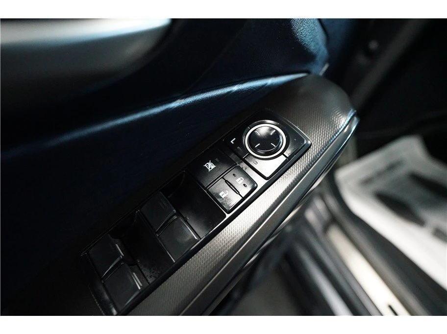 2022 Lexus IS 3rd Gen - Image 17 of 20