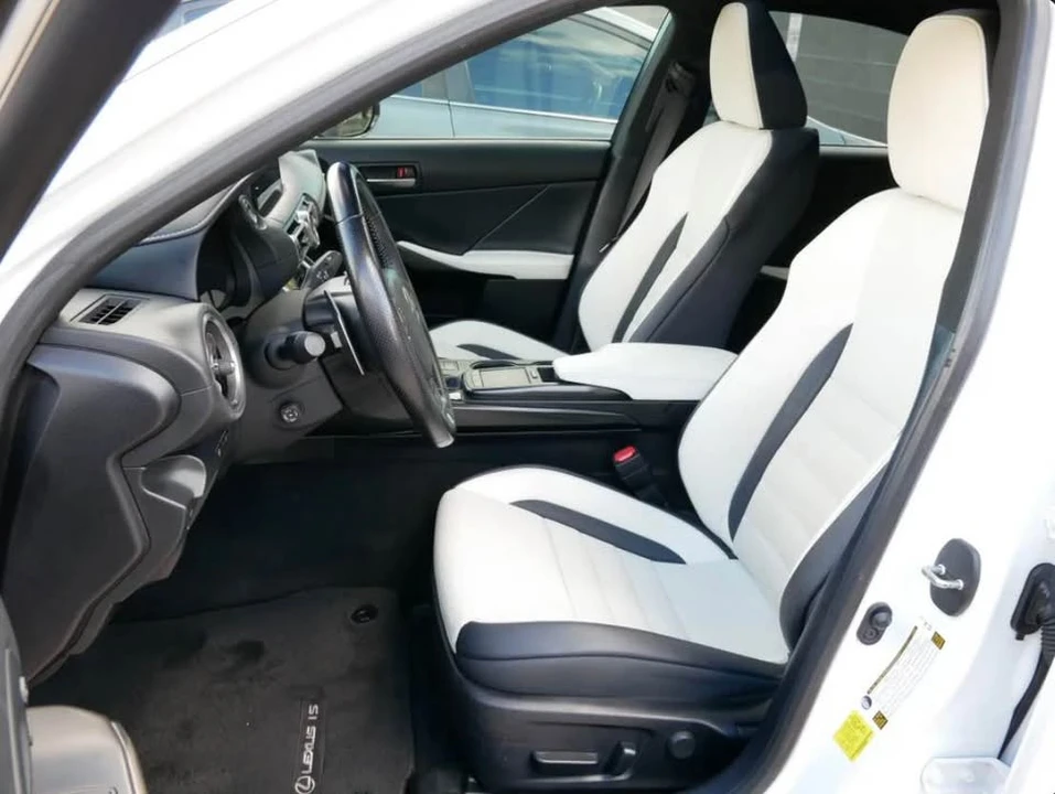 2022 Lexus IS 3rd Gen - Image 11 of 19