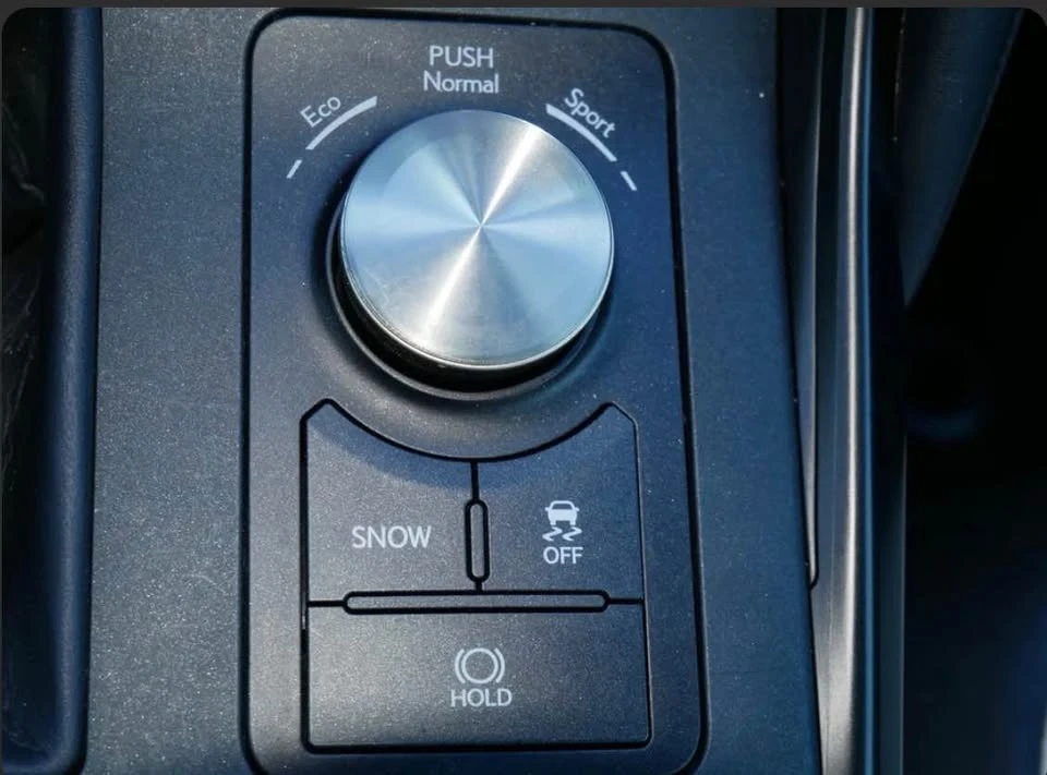 2022 Lexus IS 3rd Gen - Image 14 of 19