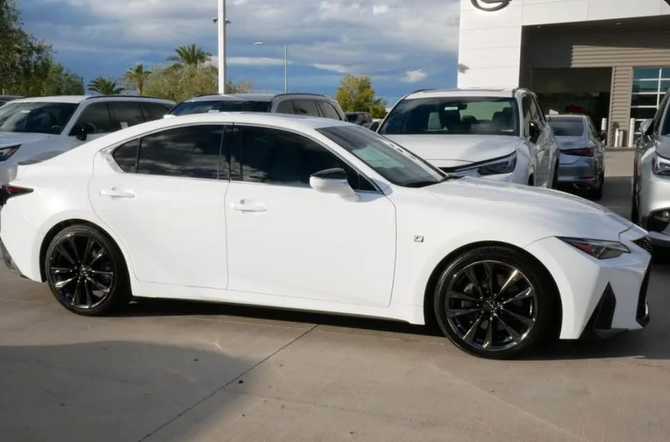 2022 Lexus IS 3rd Gen - Image 5 of 19