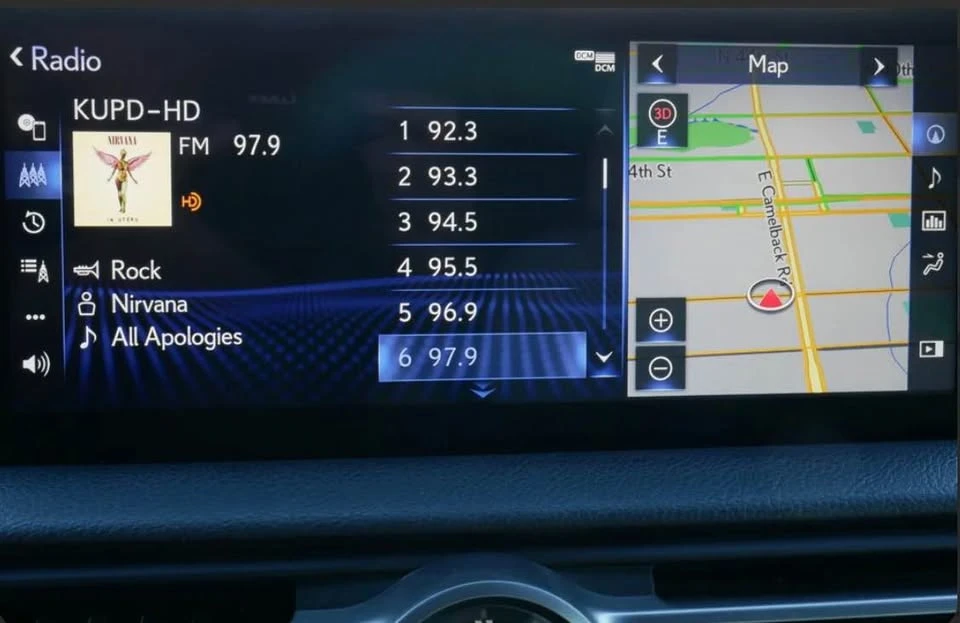 2022 Lexus IS 3rd Gen - Image 15 of 19